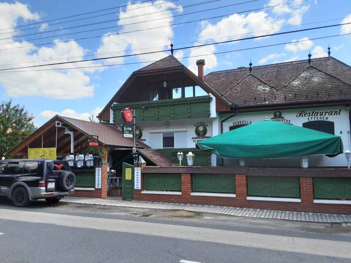 St.Hubertus Vendèglő&Panzió Heviz Exterior foto
